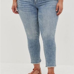 Torrid crop boyfriend jean- vintage stretch medium wash